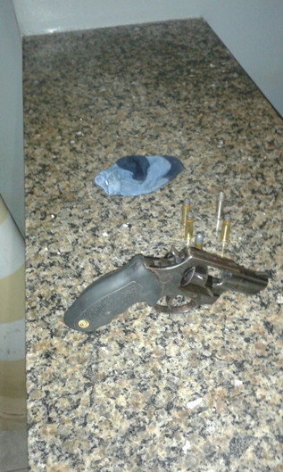 Assaltantes foram presos pela PM de Timon 02