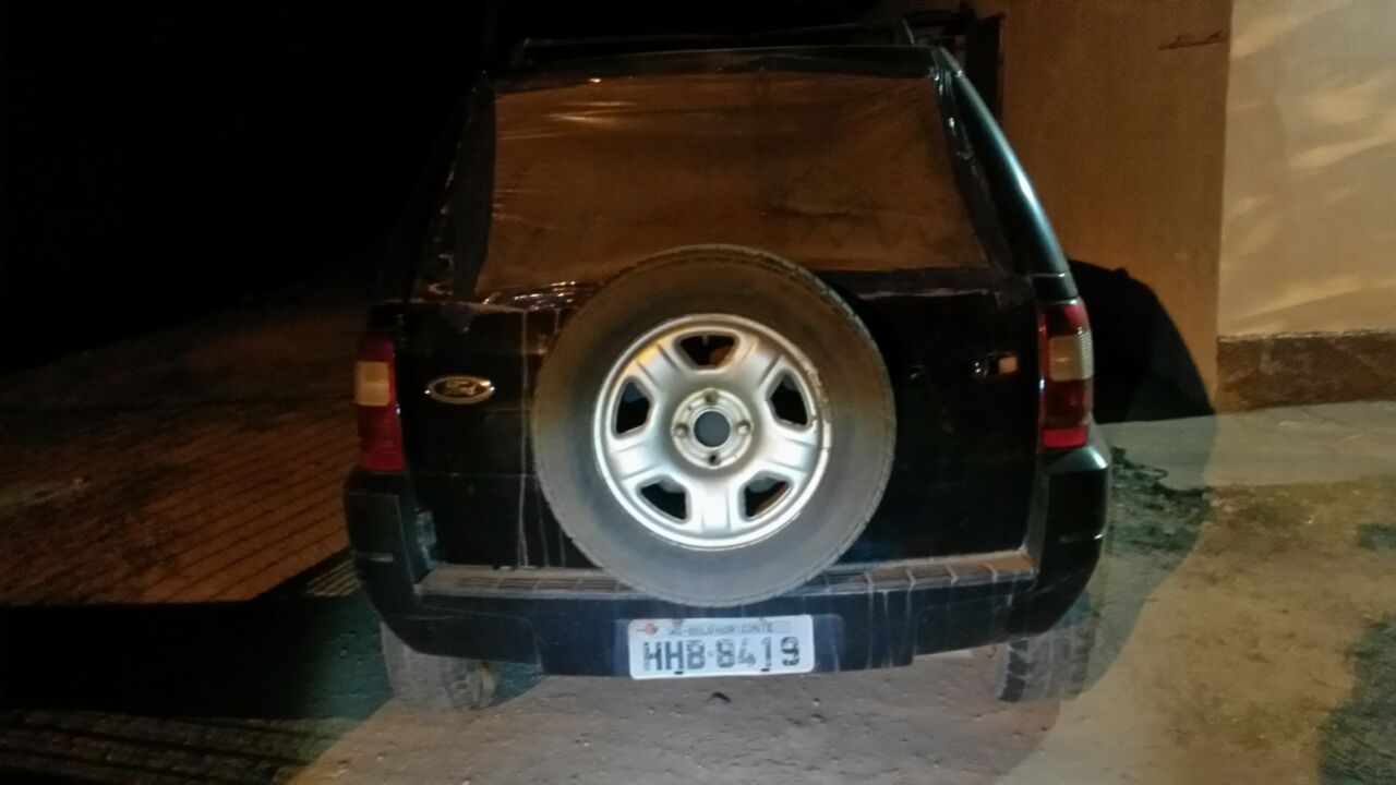 Ecosport 1.6 cor preta placa HHB-8419 Belo Horizonte-MG 3