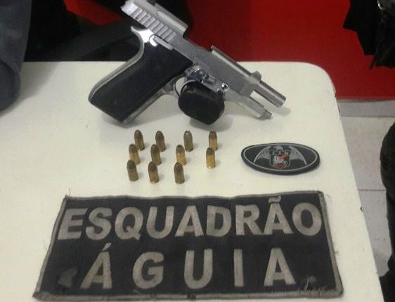 BPCHOQUE APREENDE ARMA DE FOGO E MUNIÇÕES NO BAIRRO DA AREINHA