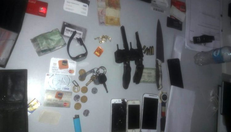 27º BPM DE ROSÁRIO PRENDE QUATRO HOMENS SUSPEITOS DE PRATICAR ASSALTOS E APREENDE ARMAS DE FOGO