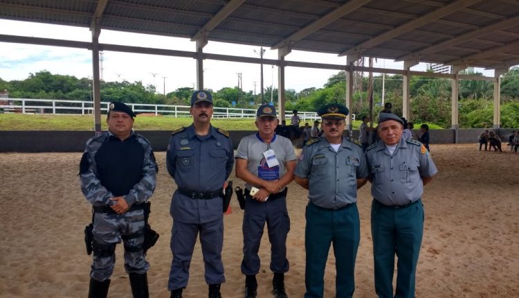 COMANDANTE GERAL PRESTIGIA CURSO DE EQUOTERAPIA PROMOVIDO PELA CORPORAÇÃO