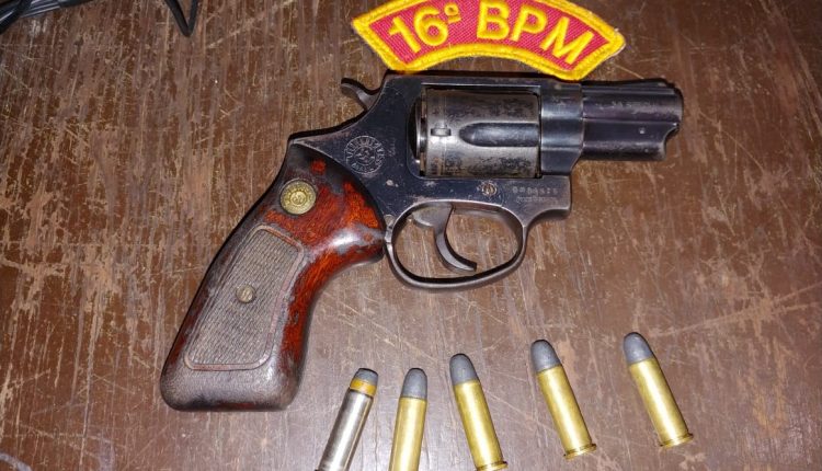 Polícia Militar prende homem com arma de fogo em Santa Quitéria