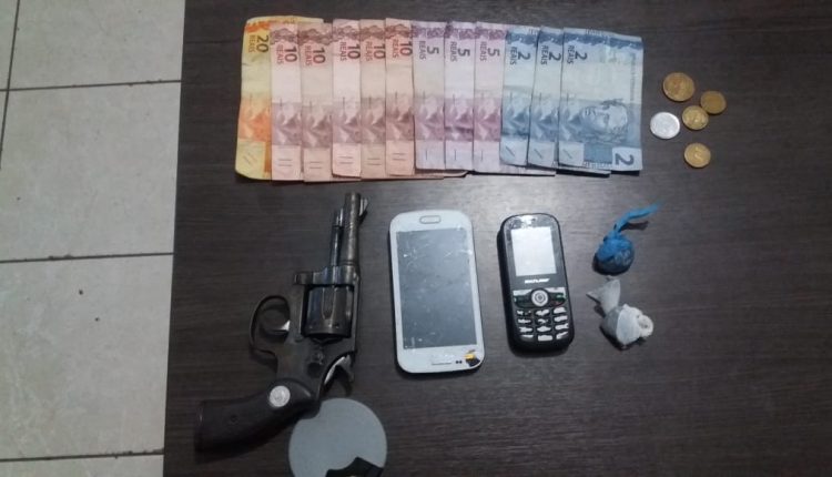 POLICIAIS DO 27° BPM PRENDEM INDIVÍDUOS POR PORTE ILEGAL DE ARMA DE FOGO E DROGAS