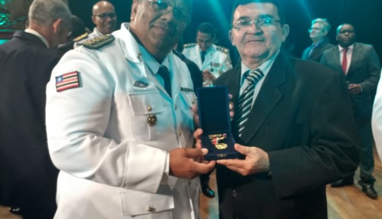 AGENTE ESTADUAL DE EXECUÇÃO PENAL RECEBE A MEDALHA BRIGADEIRO FALCÃO