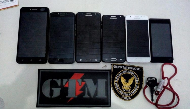 Policiais do 1º BPM recuperam celulares roubador e prendem foragido da justiça
