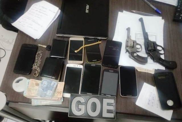 POLÍCIA MILITAR PRENDE DUPLA DE ASSALTANTES EM CAXIAS