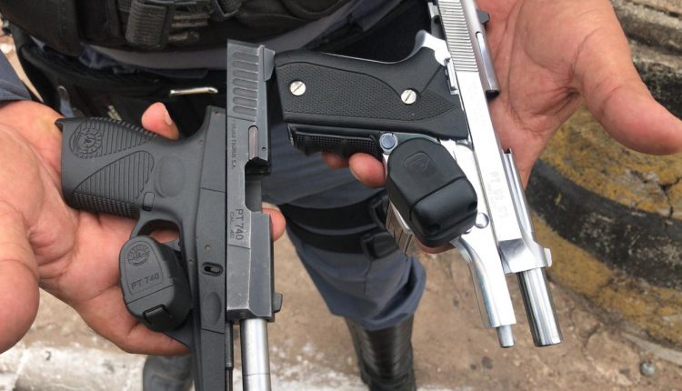 Policiais do 9º BPM apreendem duas armas de fogo