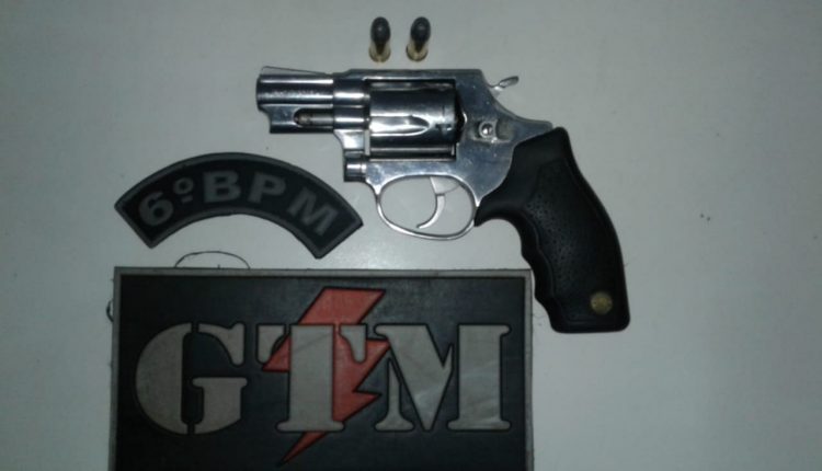 Policiais do 6º BPM prendem elemento por porte ilegal de arma de fogo na Vila Janaína