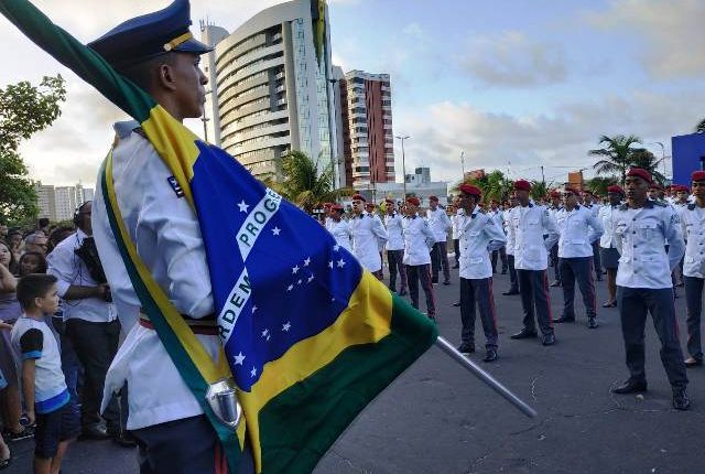 Colégio Militar Tiradentes I realiza solenidade de formatura dos alunos do Ensino Médio