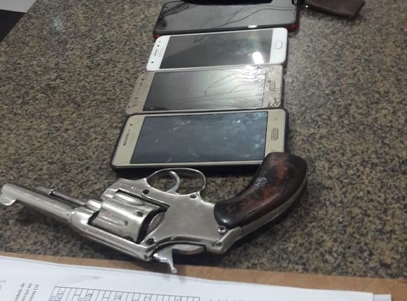14º BPM apreende armas de fogo e prende suspeitos de praticar assaltos em João Lisboa