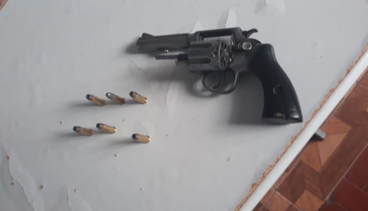 2º BPM APREENDE ARMA DE FOGO EM DUQUE BACELAR