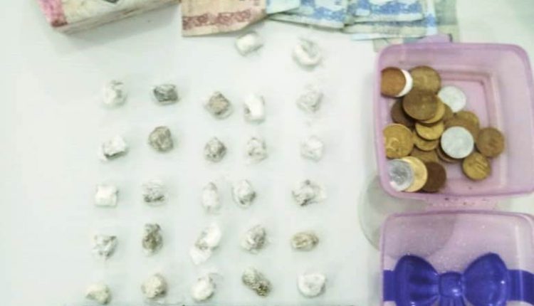 Policiais da 1º USC prendem indivíduos por tráfico de entorpecentes