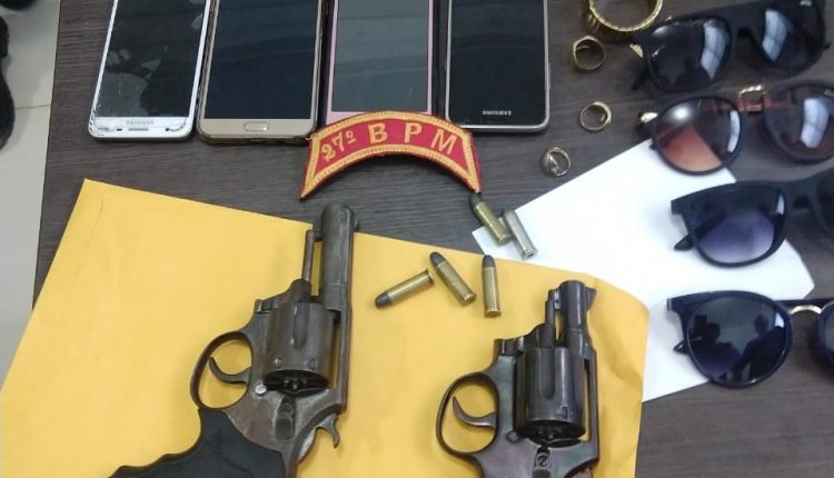 27° BPM PRENDE SUSPEITOS DE ASSALTAR ESTABELECIMENTO COMERCIAL E APREENDE ARMAS DE FOGO