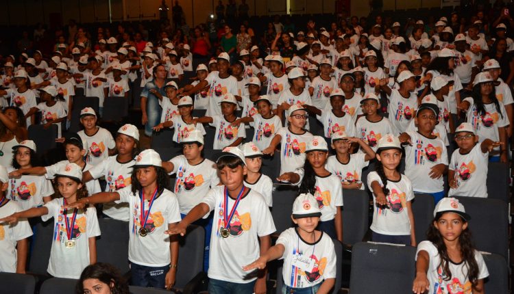 Solenidade do Proerd comemora dezessete anos e forma 639 alunos