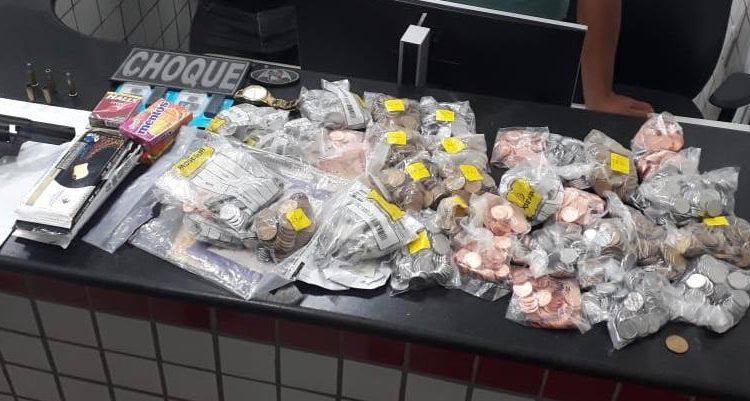 Em ação rápida policias militares do batalhão de choque e do 6º BPM prendem assaltantes no bairro da Cidade Operaria