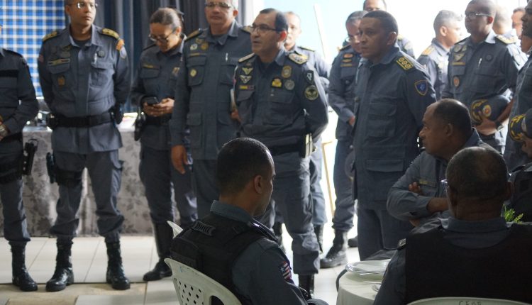 comandante geral comemora dia dos pais em almoço com a tropa