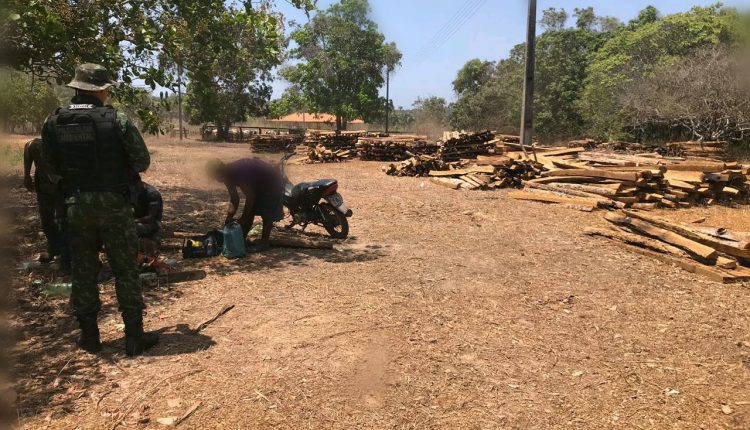 24° BATALHÃO DE INFANTARIA DE SELVA E BATALHÃO AMBIENTAL DA POLÍCIA MILITAR ACABAM COM DESMATAMENTO NA CIDADE DE PERITORÓ