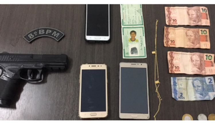 Polícia militar prende suspeitos de roubo a residência no bairro do Araçagi