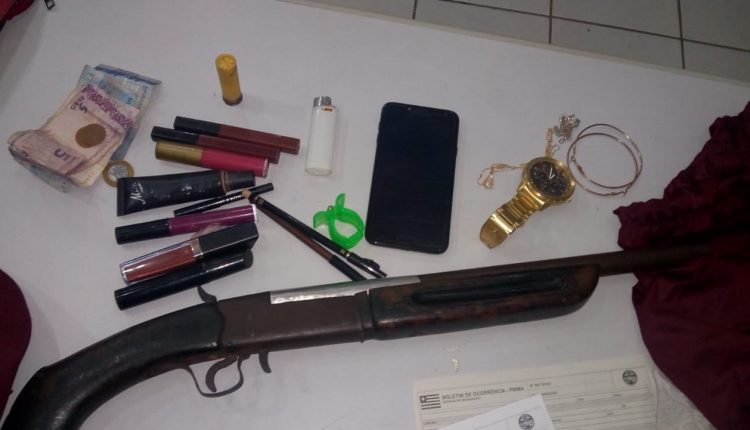 Polícia Militar conduz cinco suspeitos por porte ilegal de arma de fogo no Distrito Industrial