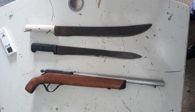POLÍCIA MILITAR PRENDE HOMEM POR PORTE ILEGAL DE ARMA DE FOGO NA CIDADE DE GOVERNADOR EDSON LOBÃO