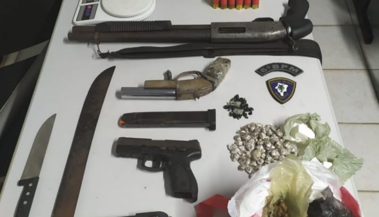 Policiais militares apreendem armas e drogas próximo ao aeroporto de São Luís