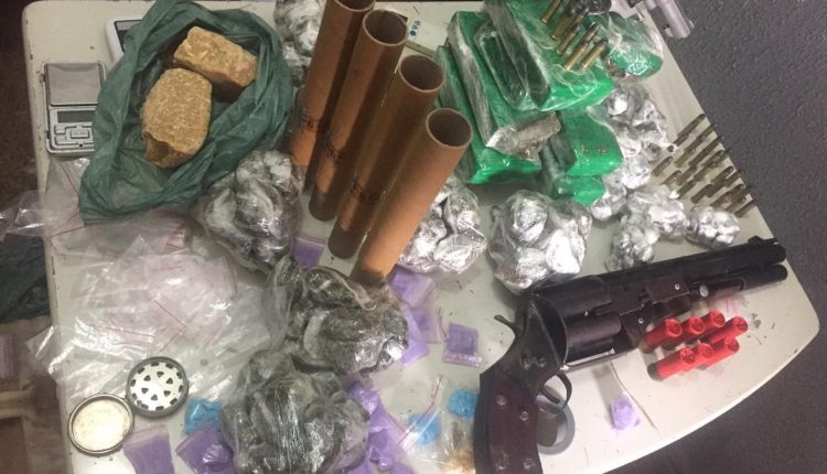 PM prende suspeitos com armas de fogo e drogas em Imperatriz