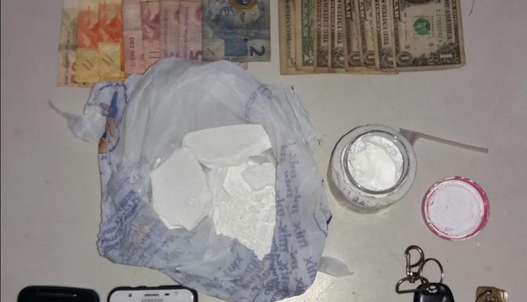 Policia Militar prende suspeitos de tráfico de entorpecentes na Vila Embratel