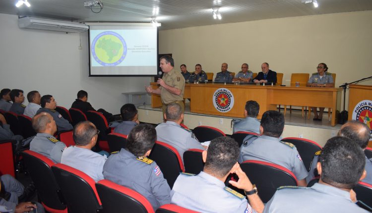 Coronel da PM de Santa Catarina ministra palestra sobre Termo Circunstanciado de Ocorrência (TCO) aos oficiais da PMMA