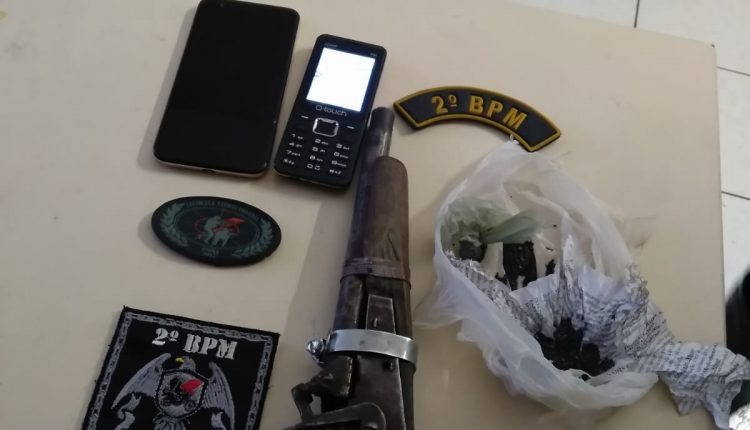 POLÍCIA MILITAR RECUPERA MOTO ROUBADA E APREENDE ARMA DE FOGO EM CAXIAS