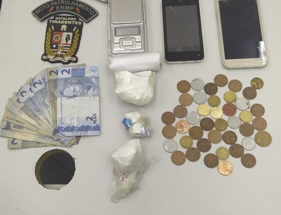 Polícia Militar prende suspeito por tráfico de drogas no Centro