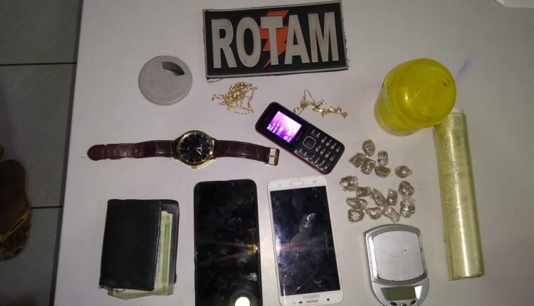 Polícia Militar prende suspeitos de tráfico de drogas no Sítio Natureza