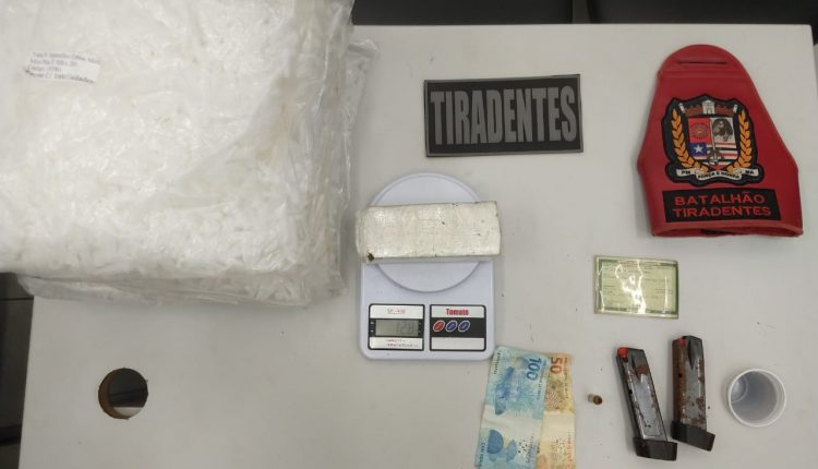 Polícia Militar prende suspeito de tráfico de drogas no bairro Camboa