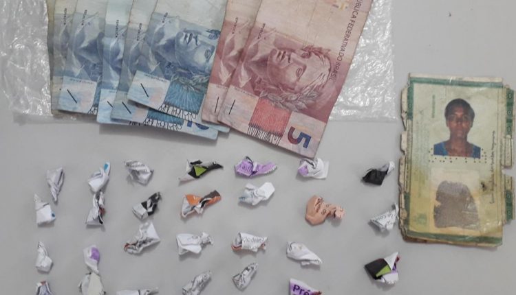 Mulher é presa após ser flagrada com entorpecentes no bairro Sacavém