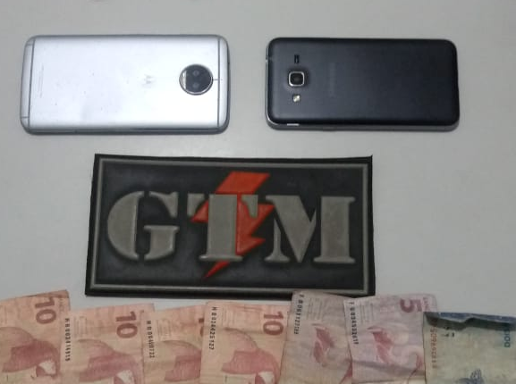 Suspeitos são presos por tráfico de drogas no Bairro Sol e Mar