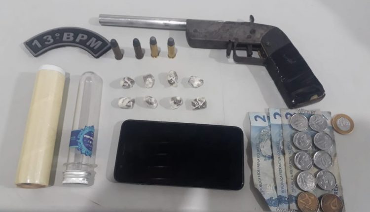 Polícia Militar prende suspeito e com ele apreende arma de fogo e drogas
