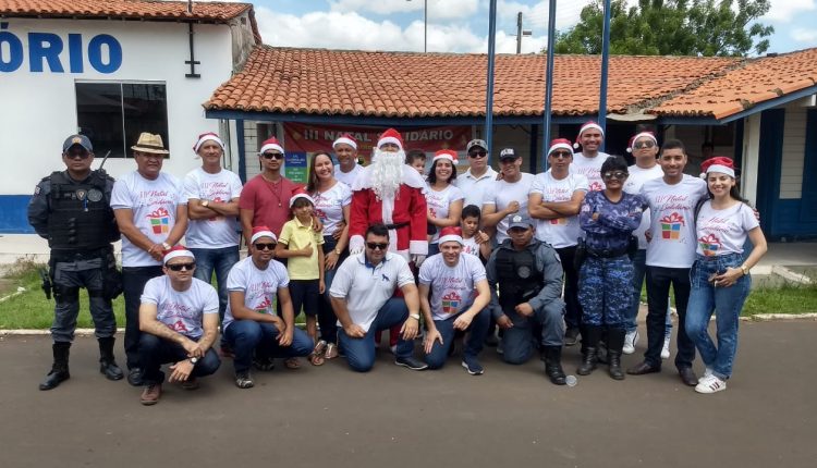 Polícia Militar entrega cestas básicas no interior do estado