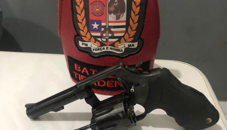 MAIS UMA ARMA DE FOGO É ENCONTRADA EM ÔNIBUS NA CAPITAL