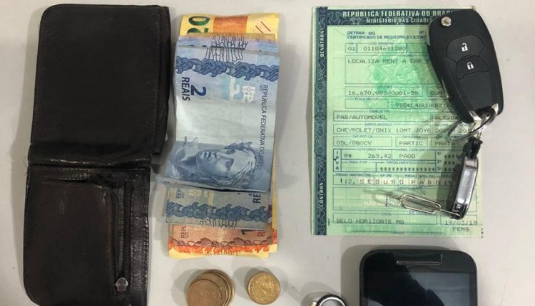 Polícia militar recupera carro roubado e liberta vitima que estava presa no porta-malas