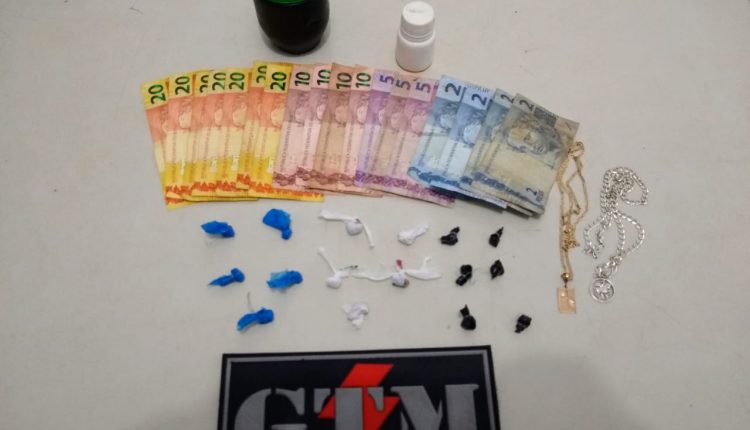 DROGA É APREENDIDA E SUSPEITOS POR TRÁFICO SÃO PRESOS NA VILA SÃO LUÍS