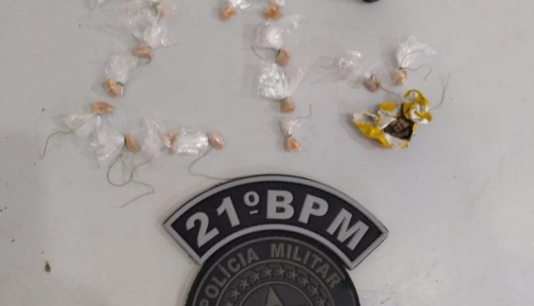 POLÍCIA MILITAR PRENDE SUSPEITO POR TRÁFICO DE DROGAS