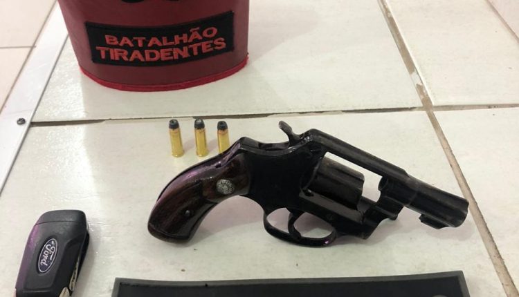 POLÍCIA MILITAR APREENDE ARMA DE FOGO NO BAIRRO MONTE CASTELO