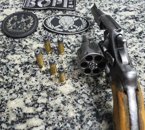 Policiais militares apreendem arma de fogo na cidade de Bacabal