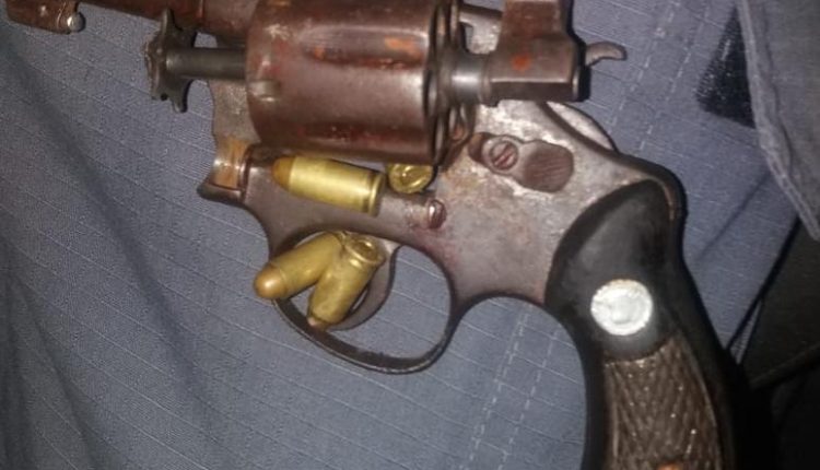 POLÍCIA MILITAR PRENDE ASSALTANTE DE VAN NA BR-135