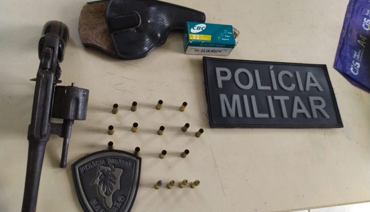 POLICIAIS MILITARES PRENDEM SUSPEITOS POR POSSE ILEGAL DE ARMA DE FOGO