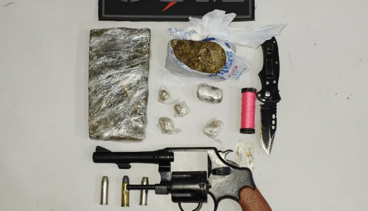 Drogas e arma de fogo são apreendidas em operação policial