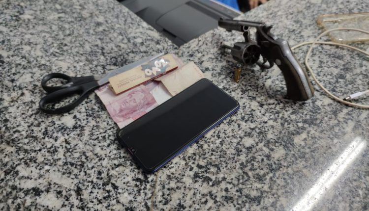  PMMA prende suspeito por porte ilegal de arma de fogo