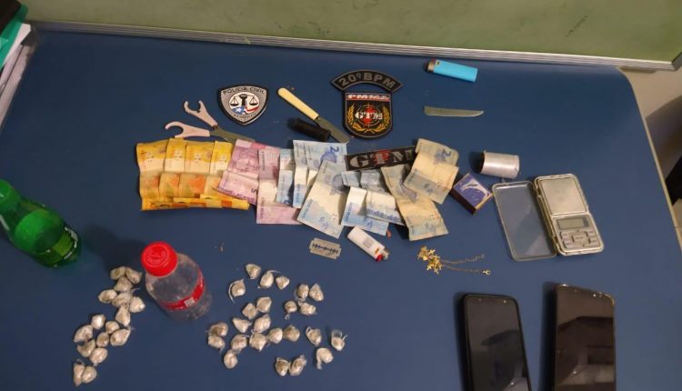 PMMA PRENDE EM FLAGRANTE DOIS TRAFICANTES NO BAIRRO CANUDOS