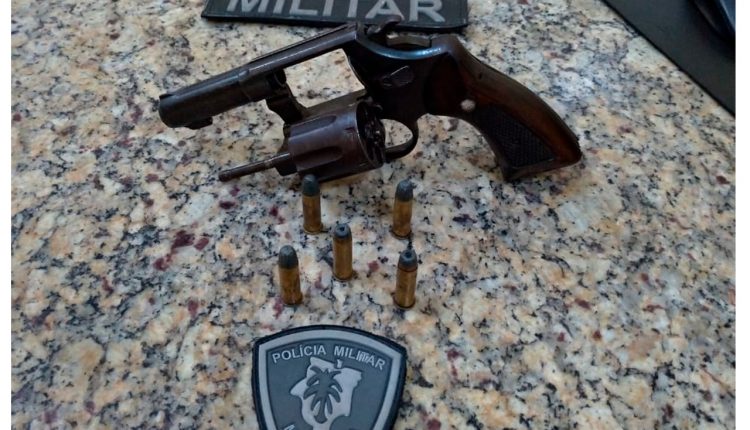 PMMA PRENDE SUSPEITO DE VIOLÊNCIA DOMÉSTICA E APREENDE ARMA DE FOGO DURANTE OPERAÇÃO BAIRRO SEGURO EM CAXIAS-MA.