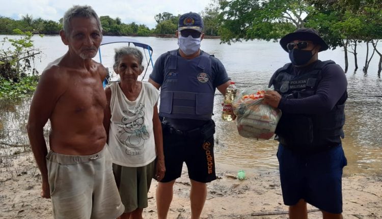Policiais Militares do 7º BPM realizam ação social com entrega de cestas básicas às comunidades ribeirinhas do vale do Pindaré