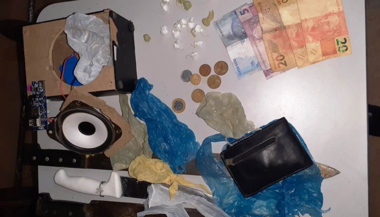 31º BATALHÃO PRENDE DUPLA DE TRAFICANTES DE DROGAS E RECUPERA VEÍCULO ROUBADO